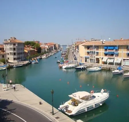 Riviera Appartament Apartamento *