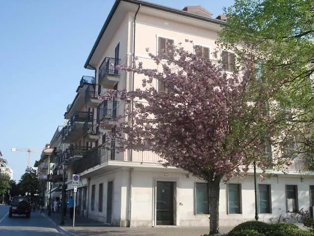 Riviera Appartament *